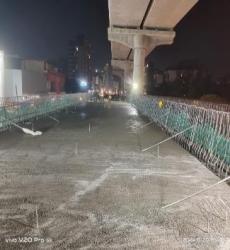 P142-P143 RHS फ्लायओव्हर डेक स्लॅब काँक्रीट ओतणे पूर्ण झाले.